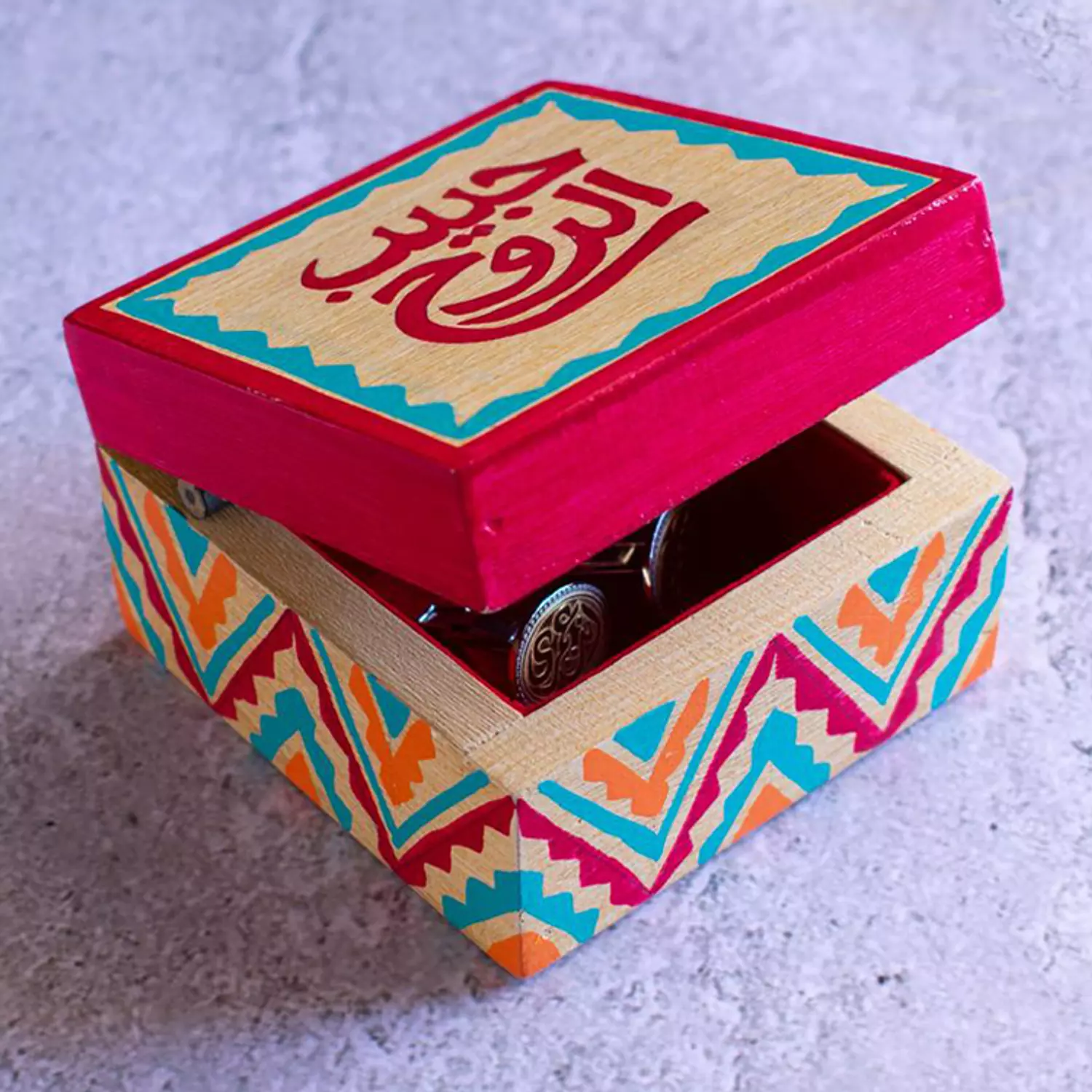 Box small -  triangles dot image