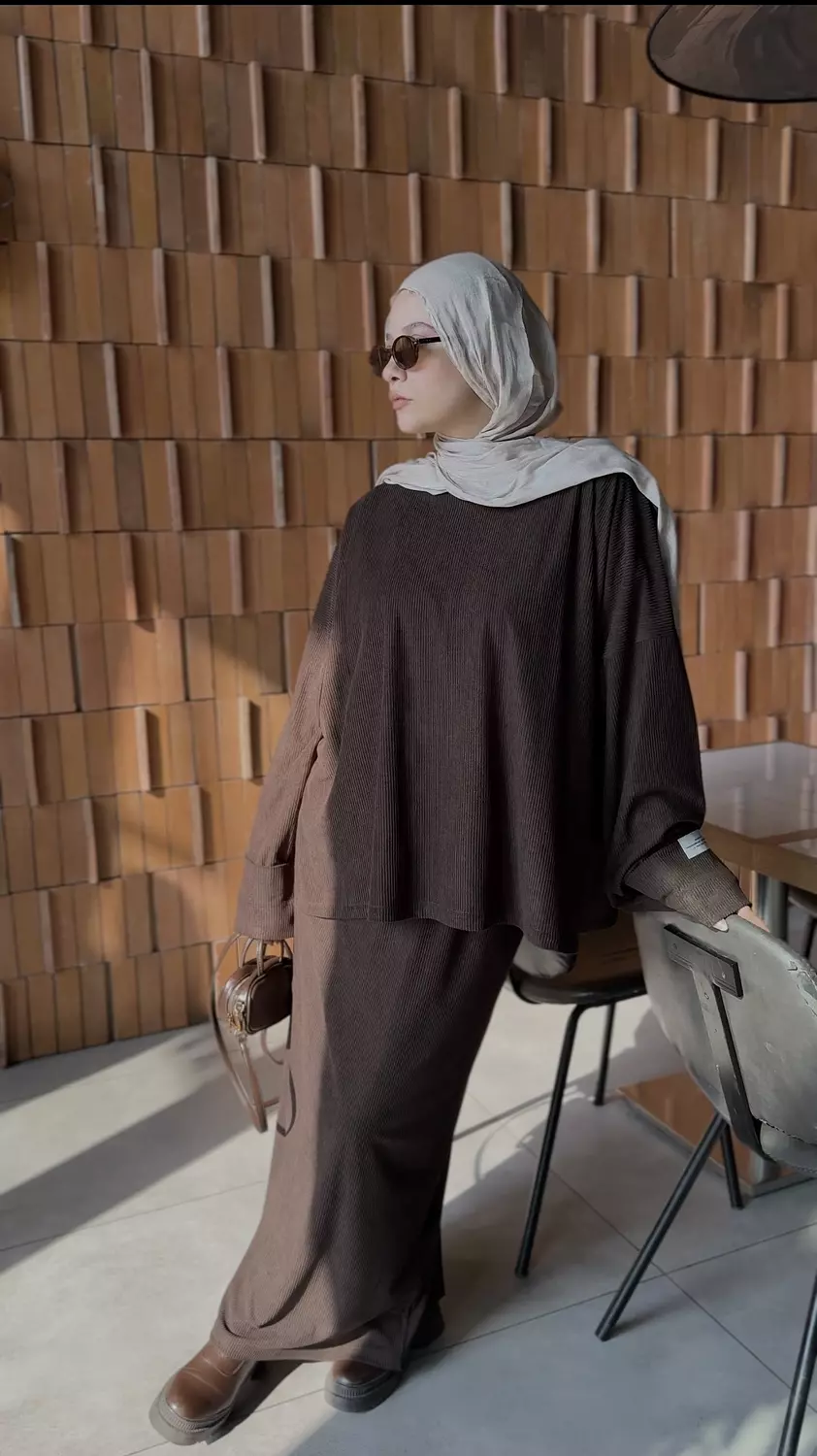 Velvet calm set  Brown hover image