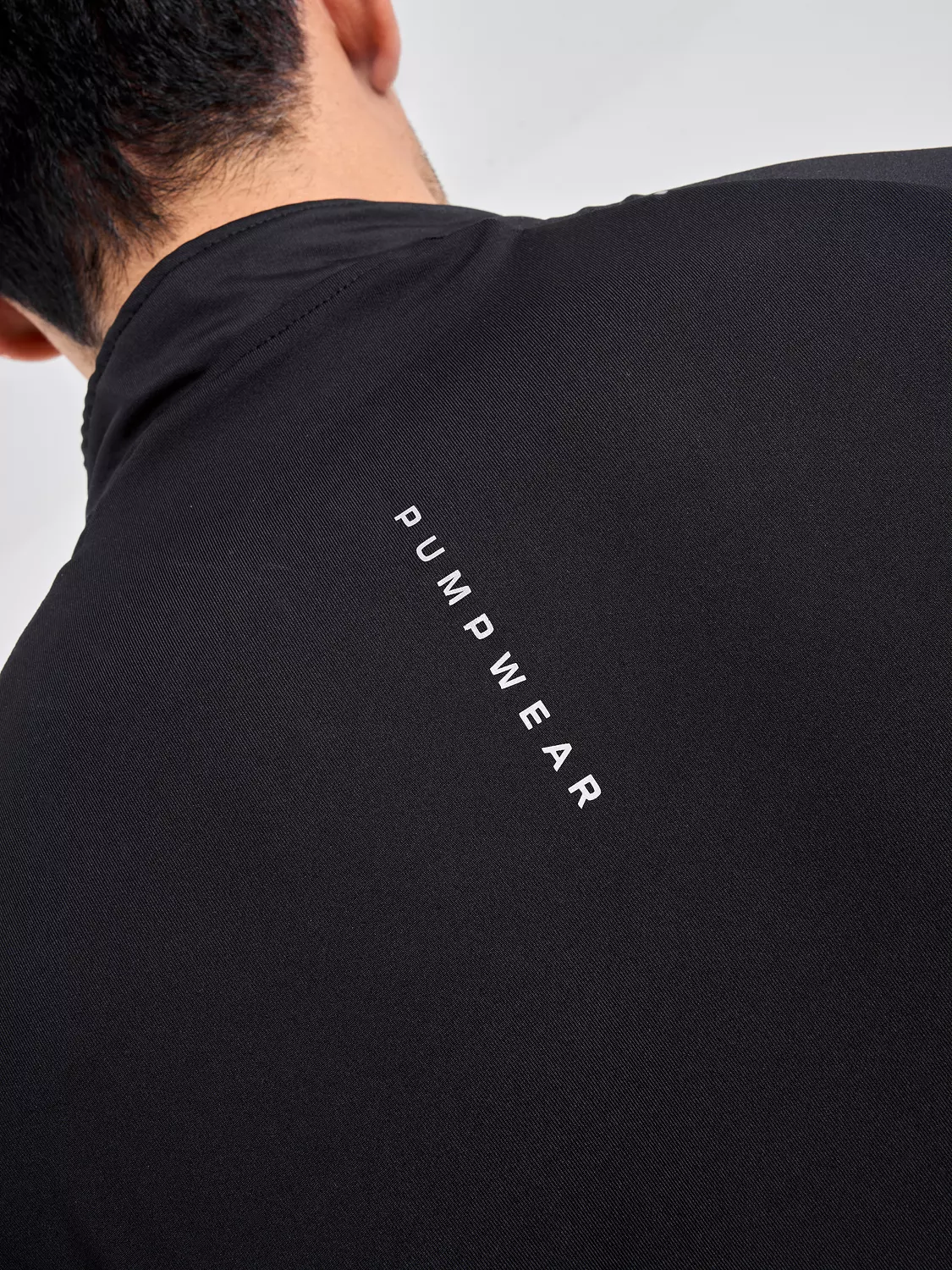 CORE TRAINING QUARTER ZIP-"black’’ 7