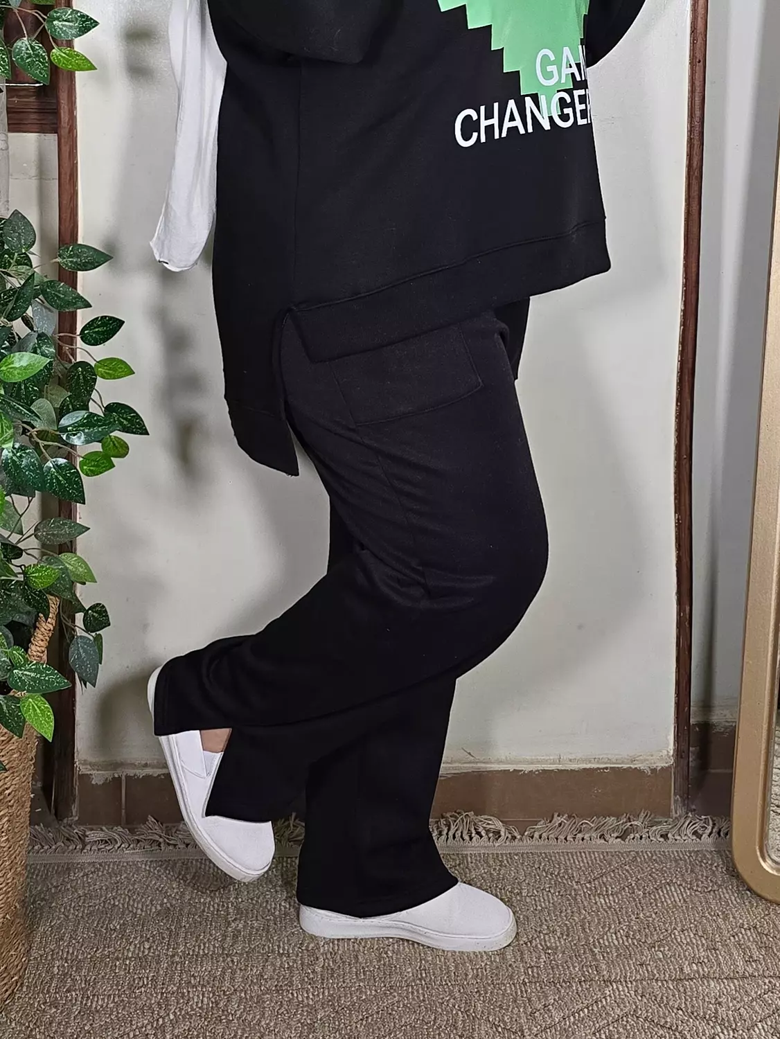 <h3 style="text-align: center"><span style="color: rgb(111, 61, 148)">Sweat Pants</span></h3>