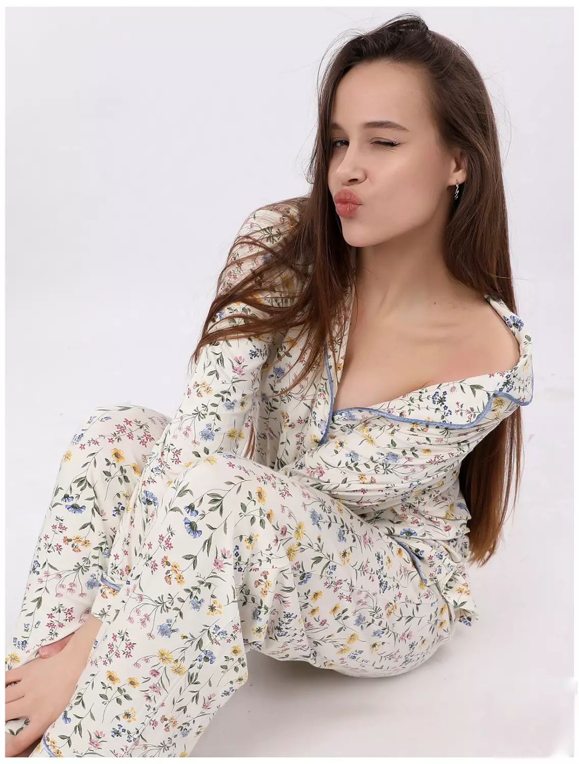 V602 wildflowers Buttoned Pajama Set image