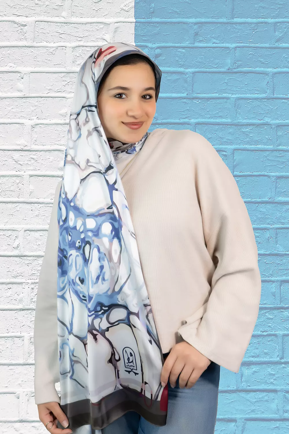 همسة حلم  hover image