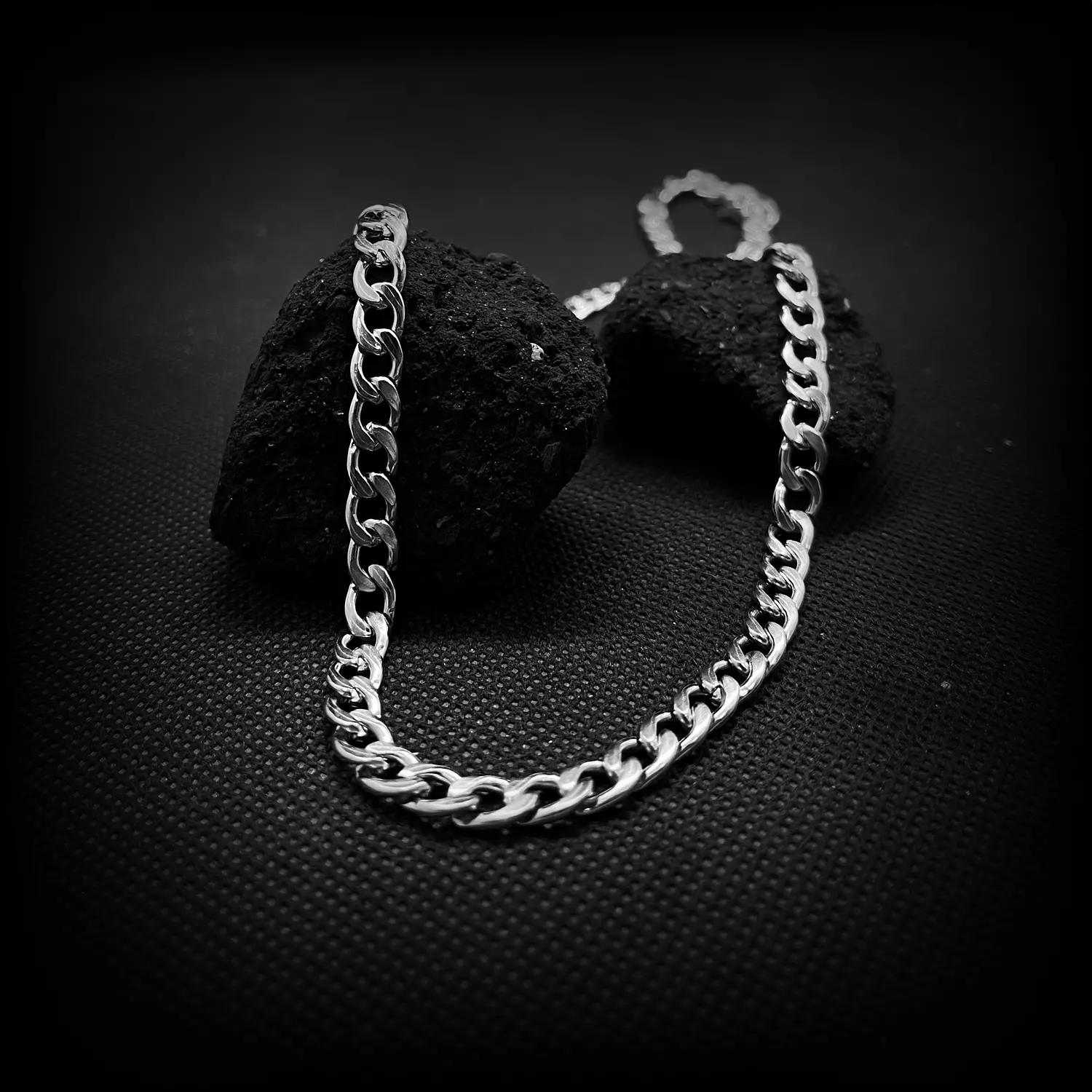  Cubain Chain  1