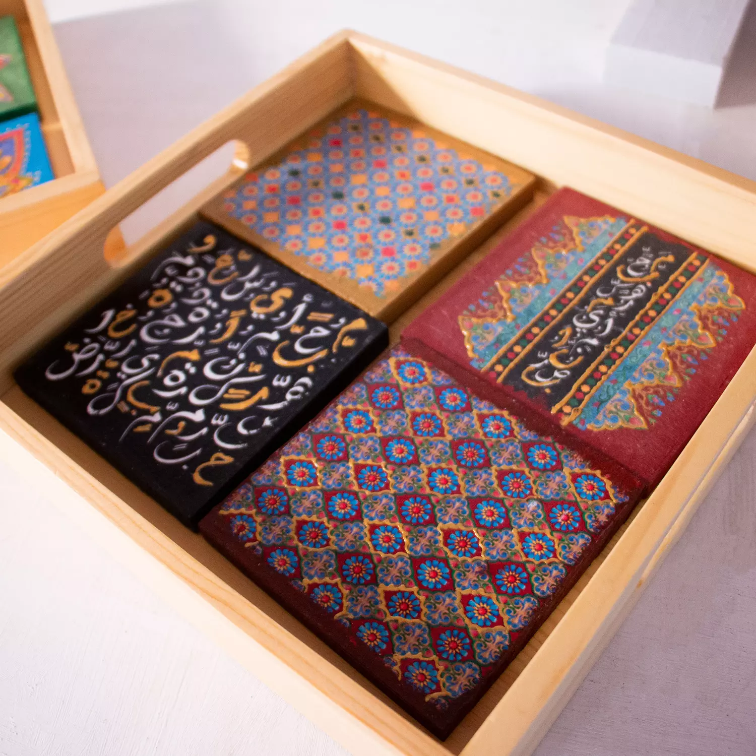 Arabesque coasters wooden tray 1