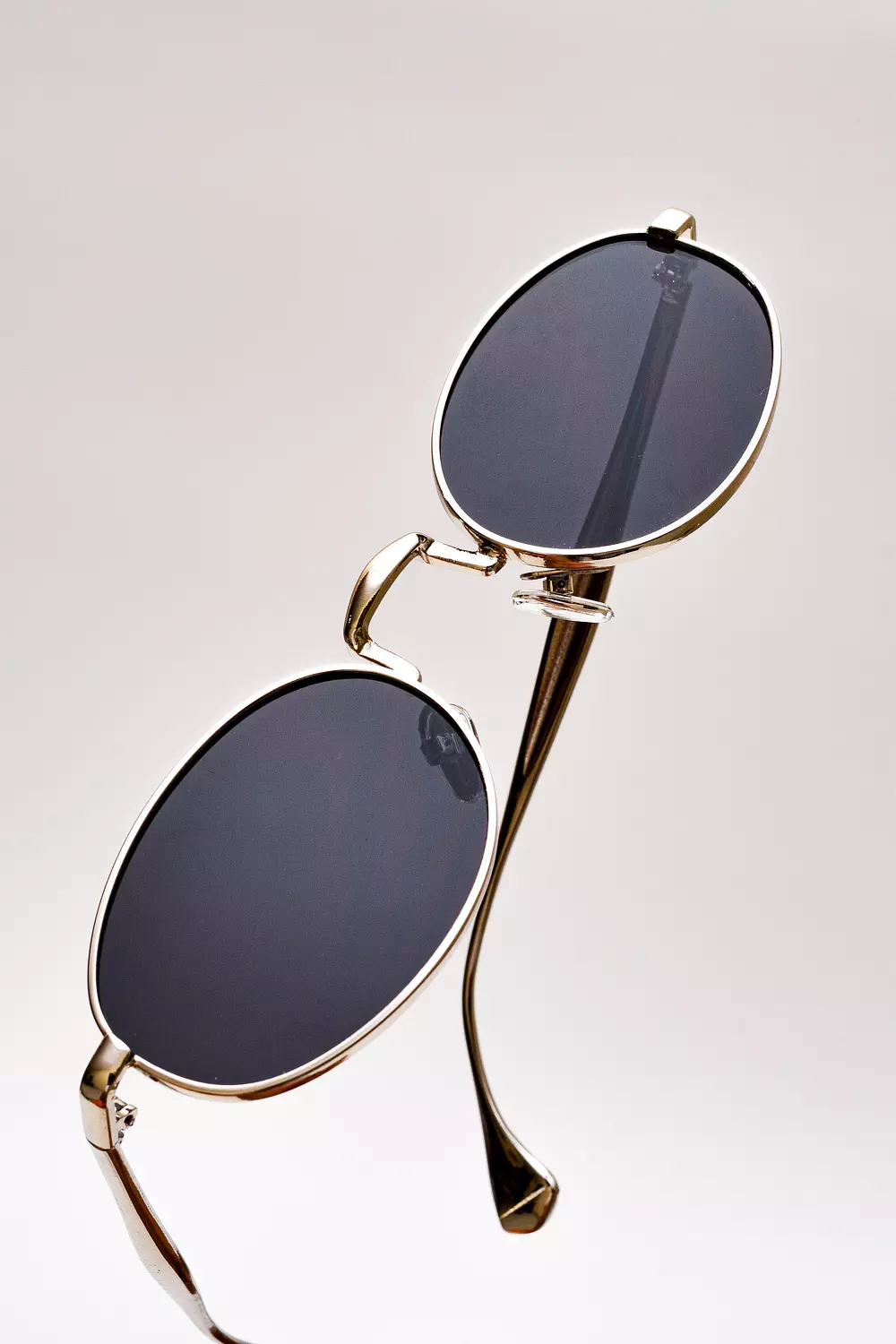 trendy sunglasses image
