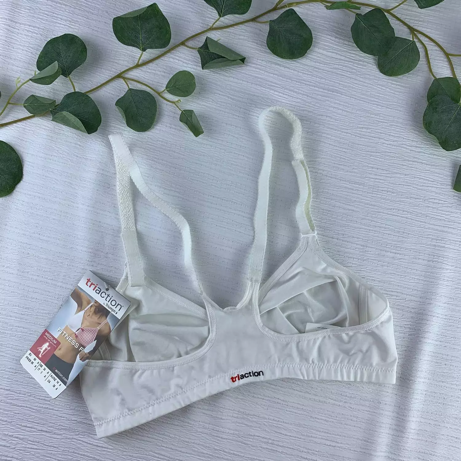 Unwired sport bra from triaction from triumph 36A 3