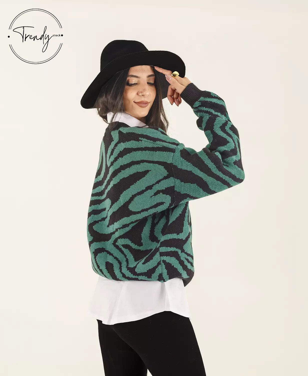 Wavy Patterned Pullover 2