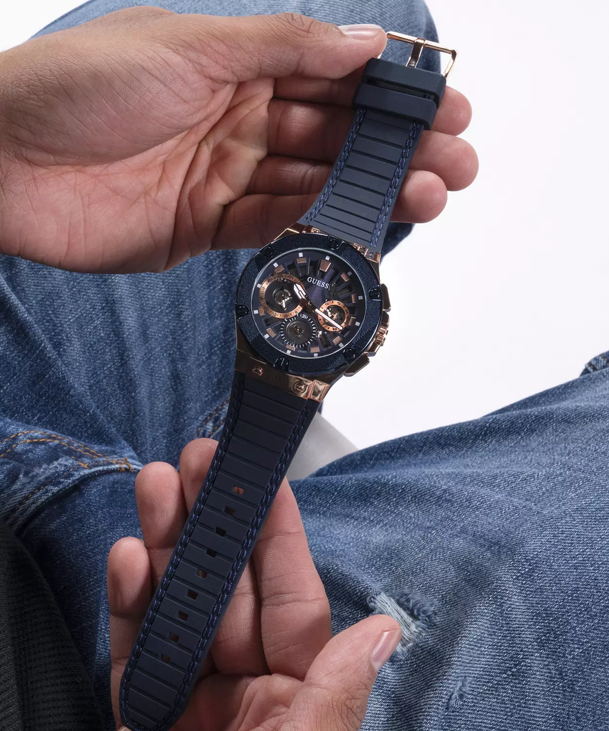 GUESS GW0487G4 ANALOG WATCH For Men Round Shape Navy Silicone Textured Strap 6