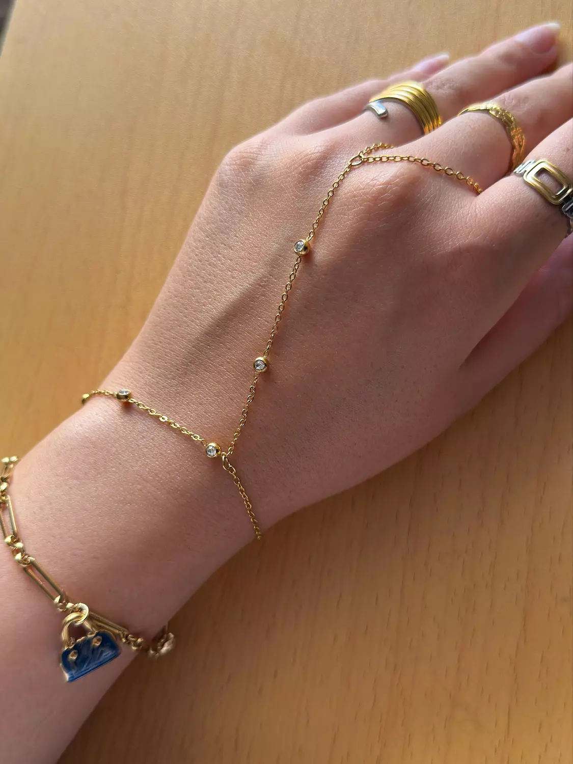 Glamours Handchain  3