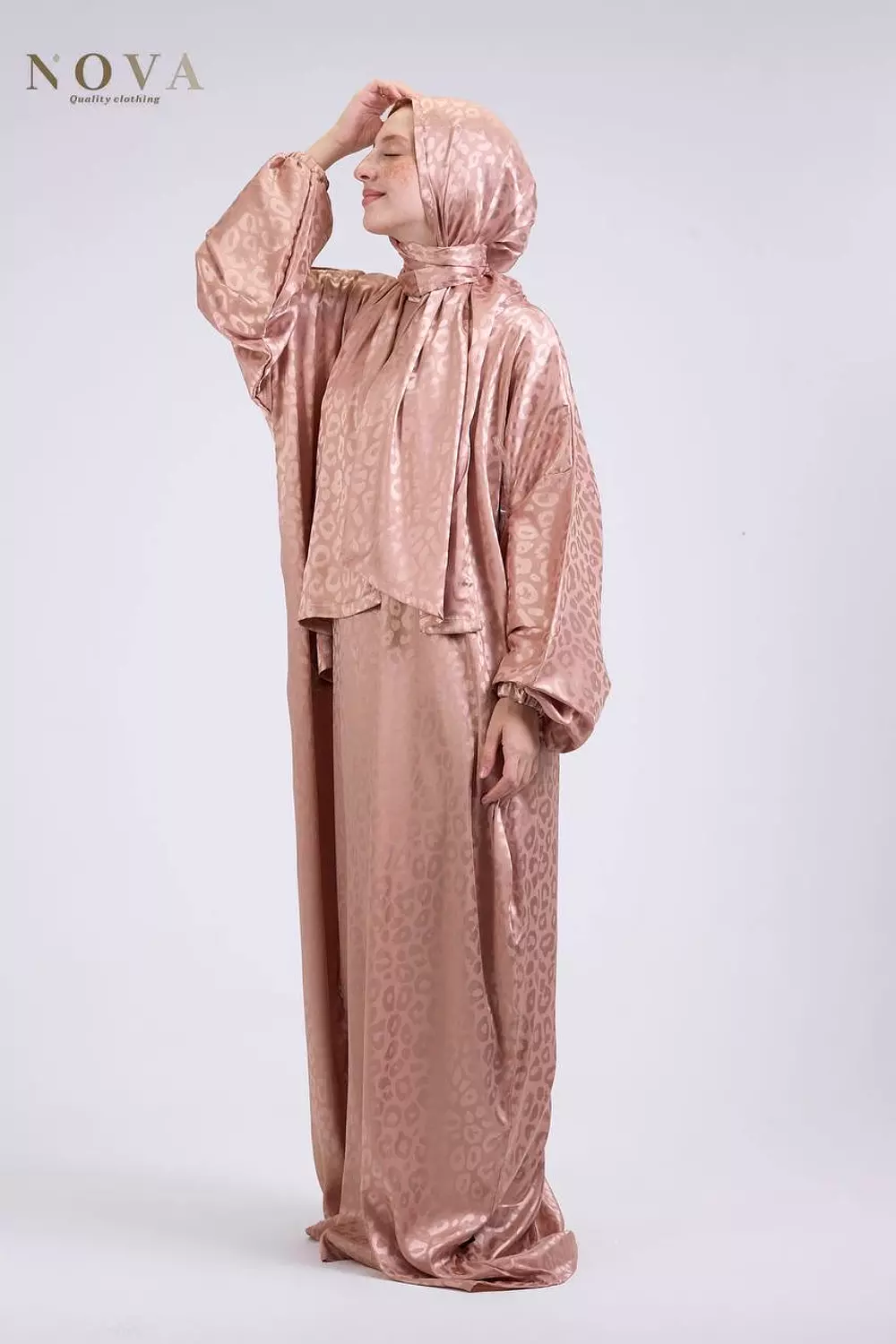 Rose gold Jacquard 1