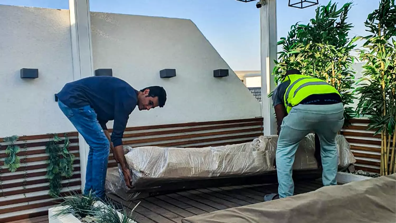 <h2 style="text-align: justify">7) FFE Styling</h2>