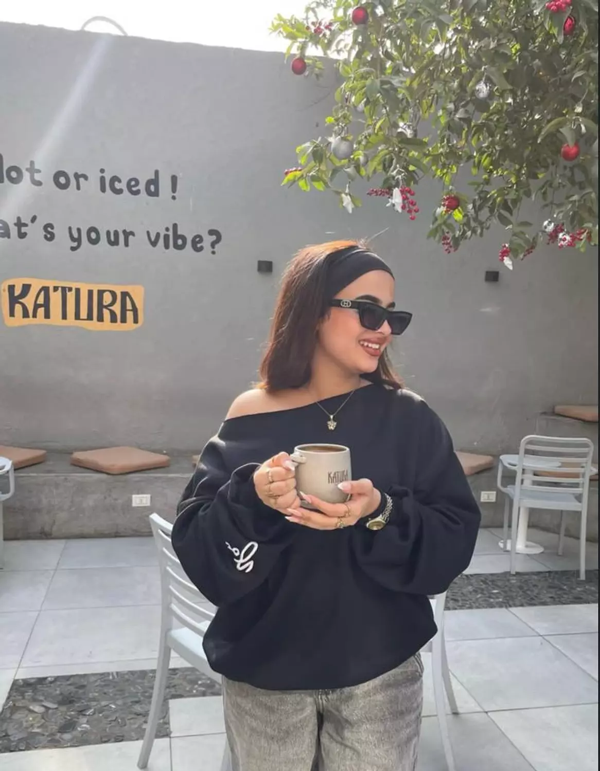 hoodie off shoulder 7