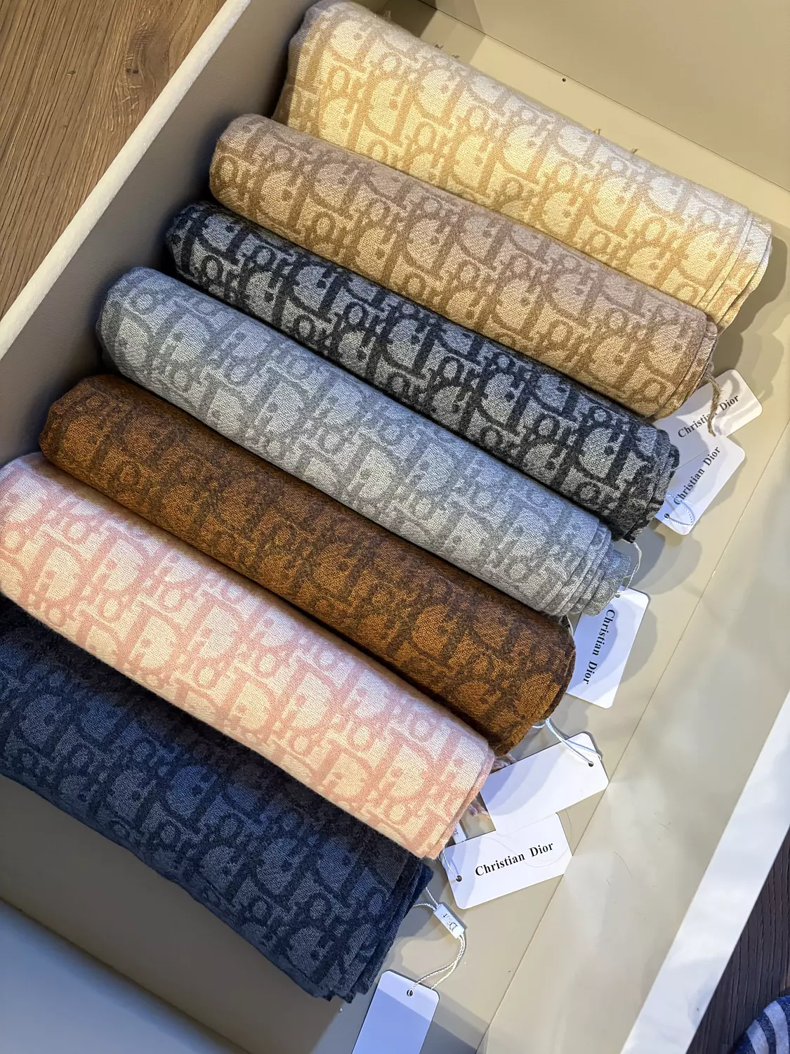 Dior wool shawl image