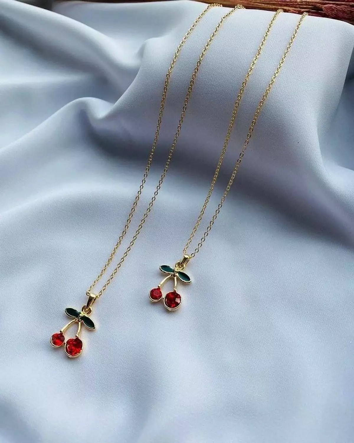 Necklace N109 hover image