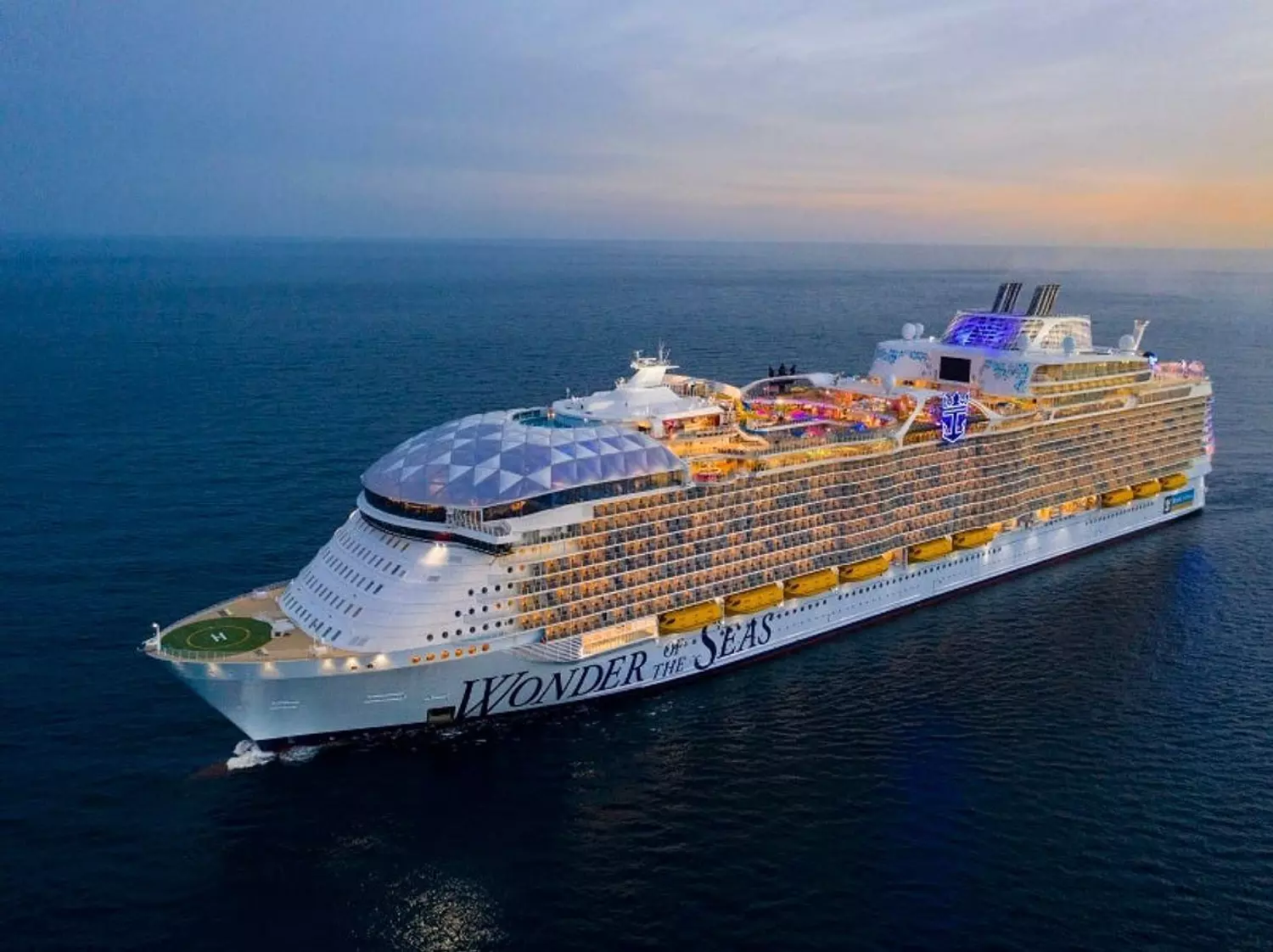 🌐🎖️ Unrivaled Opulence...A World of Luxury Aboard the "Wonders of the Seas" Cruise 4