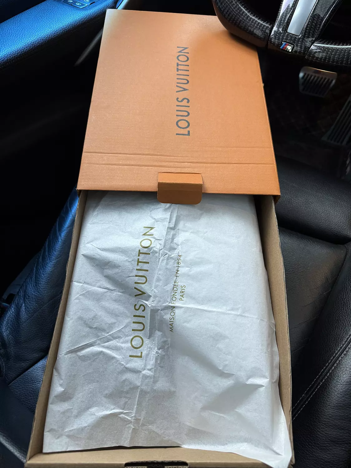 LOUIS VUITTON 6