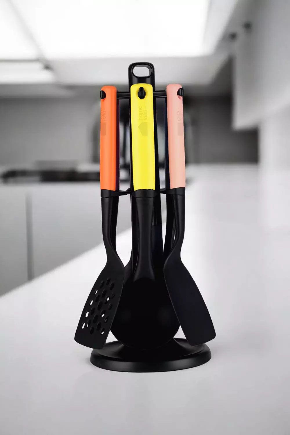 <h4><strong><span style="color: rgb(0, 0, 0)">6 piece Essential™ Kitchen Utensil Set With Rotating Stand</span></strong></h4>