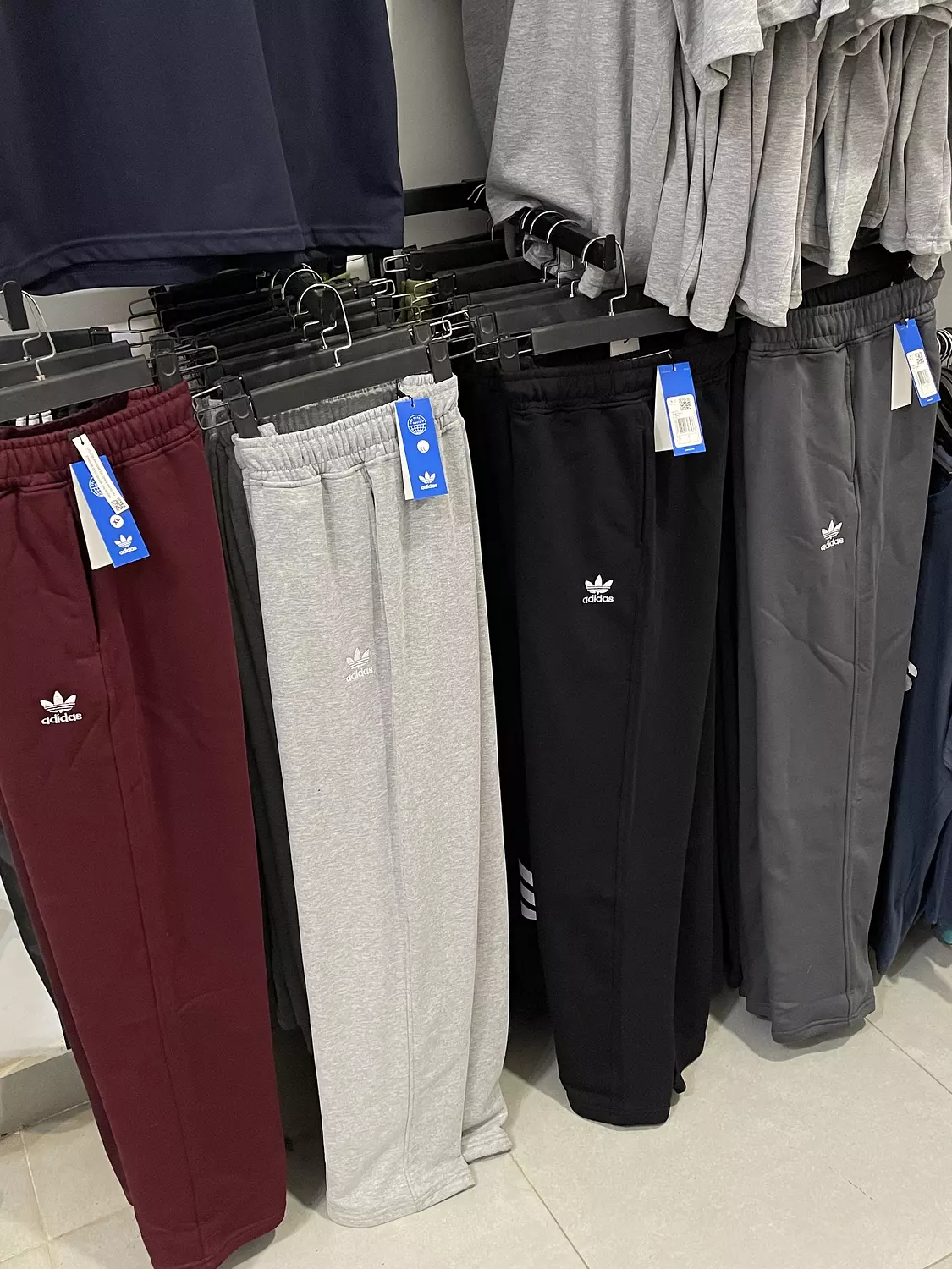 Wide leg adidas  5