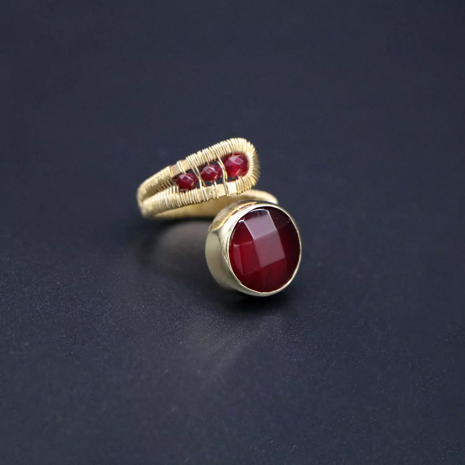 Brass ring with agate gemstones. 1