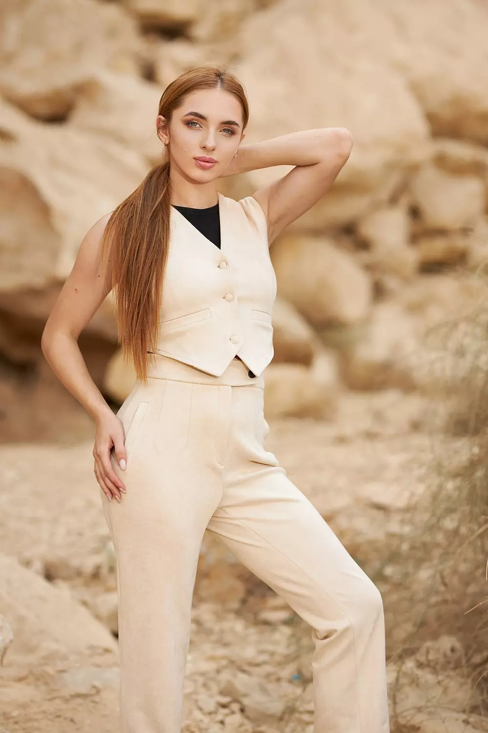 Winter outfit consisting of (pants - vest) 6