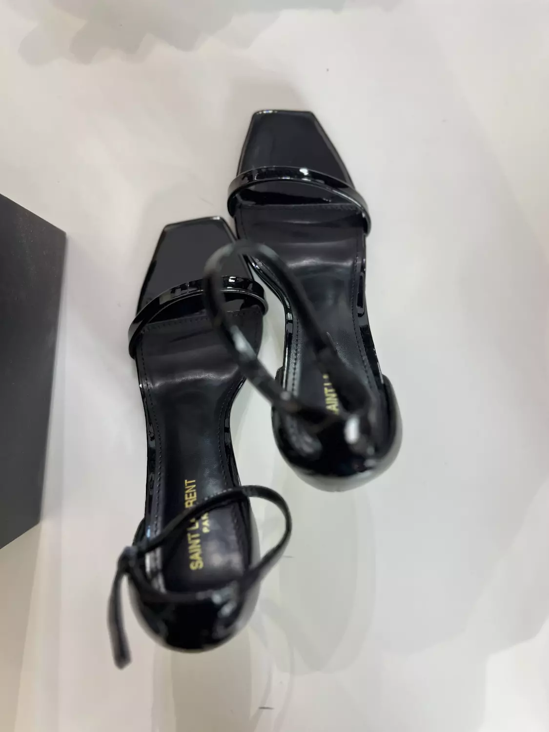 Ysl sandal  2
