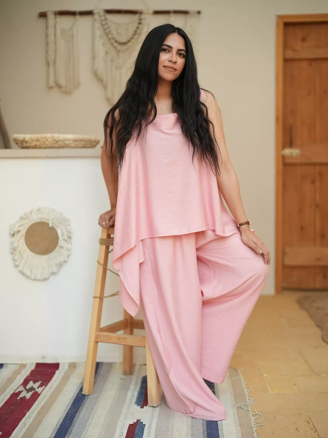 PEACHY PINK WOMAN CUT SET image