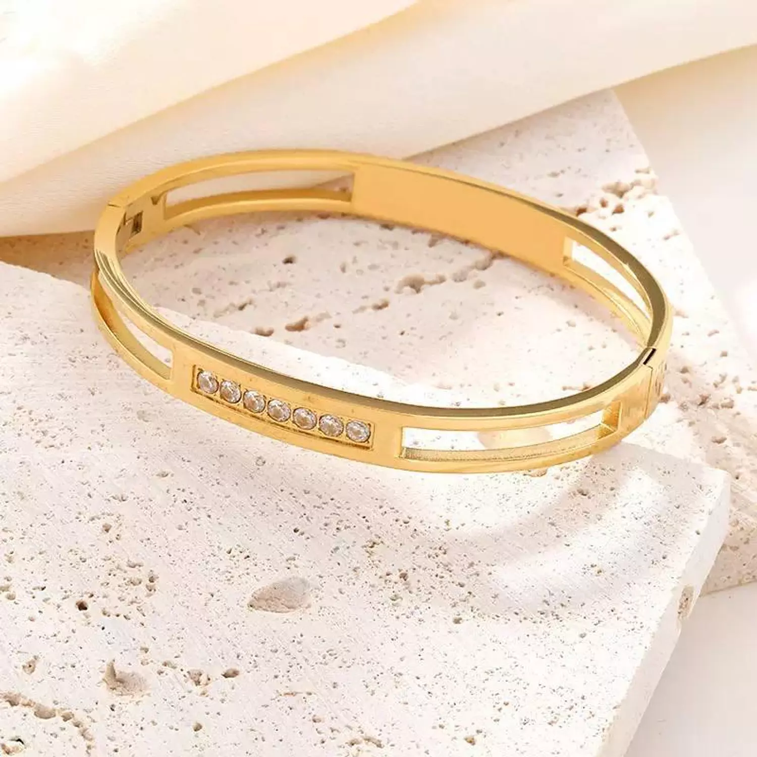 Stras carteer bareclet  image