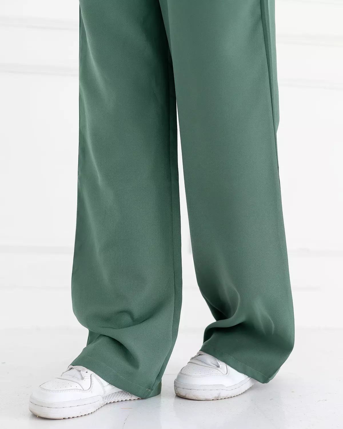 Olive classic high-waisted pant 4