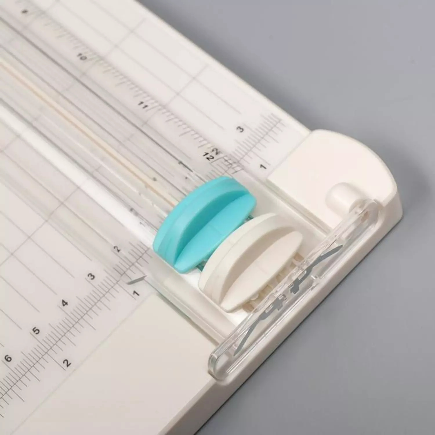 Paper trimmer and embosser model km-5620    5