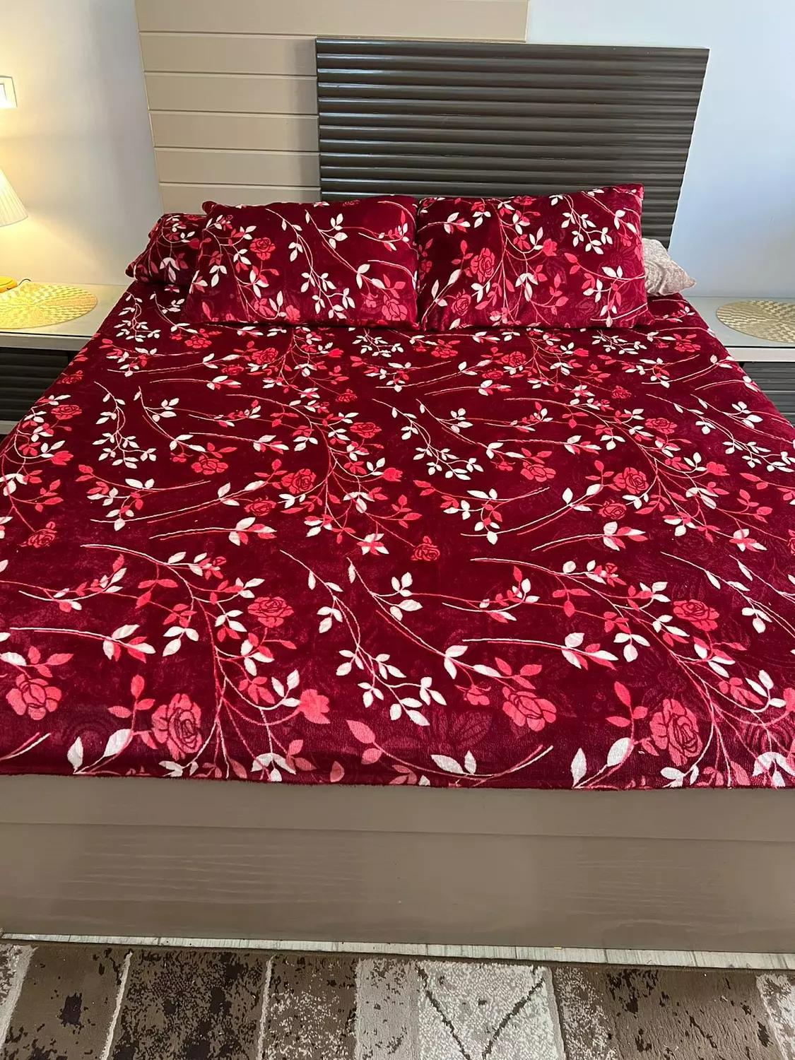 <p style="text-align: start"></p>