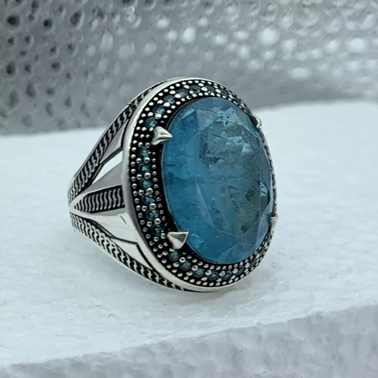 Quarts ring hover image