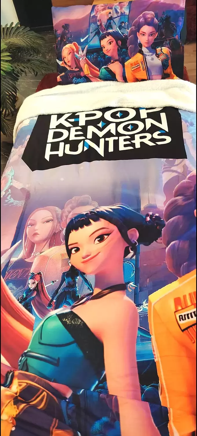 Kpop demon hunters TV Blanket  2