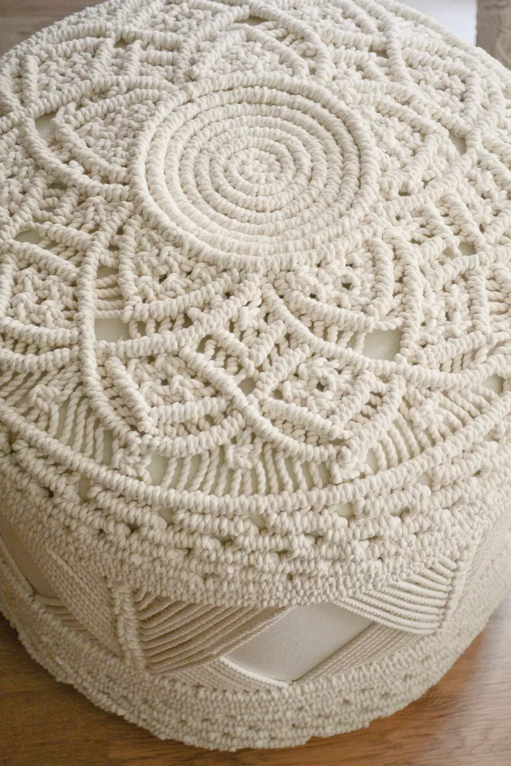 Arabesque pouf image