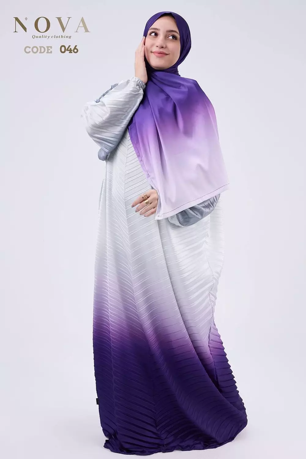 Violet gradient pleated image