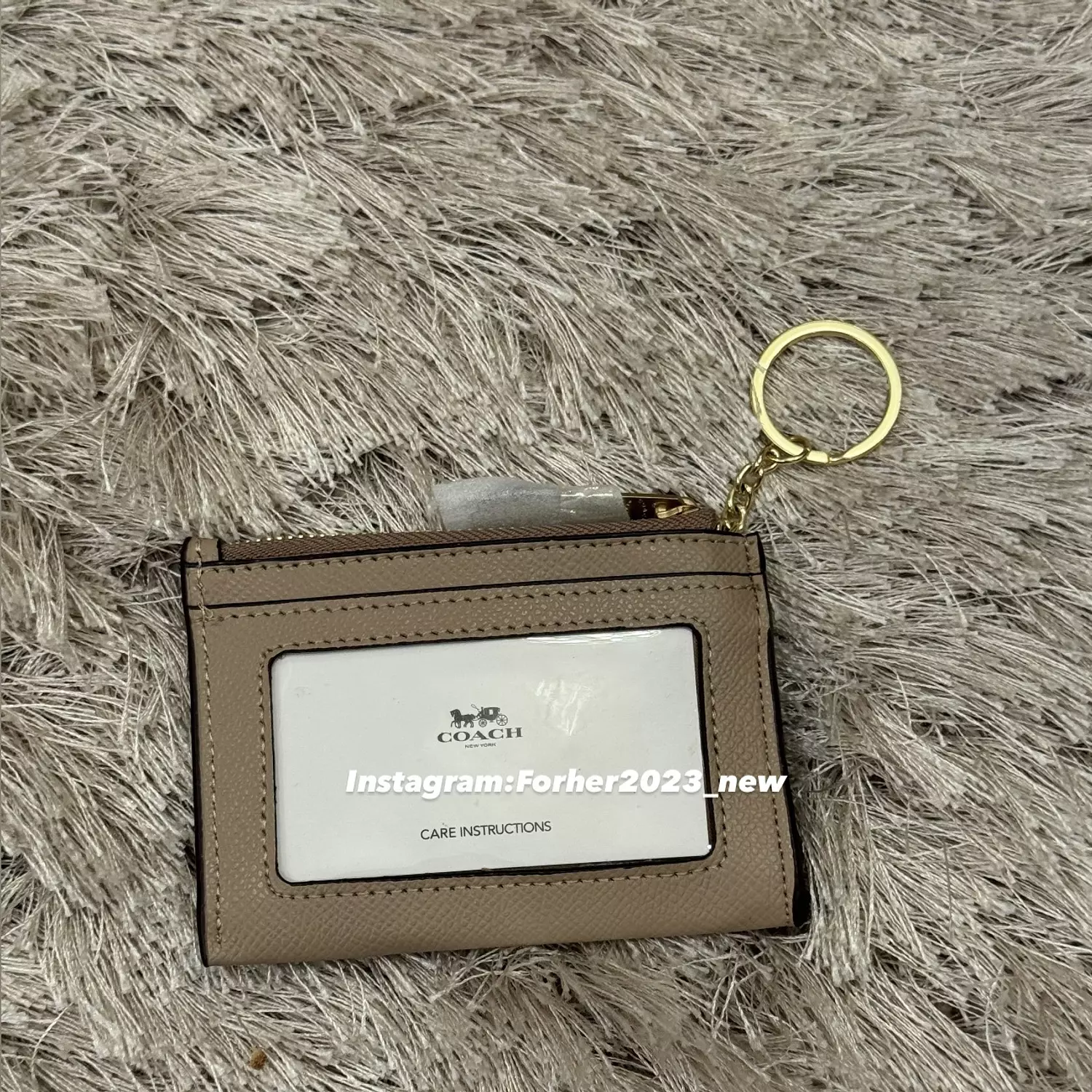 Coach skinny ID case in beige  2