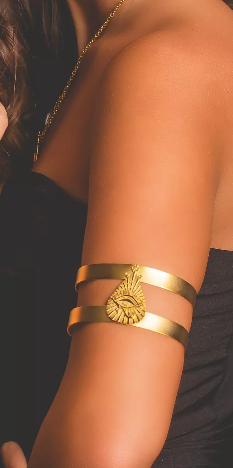 eye of RA arm cuff image