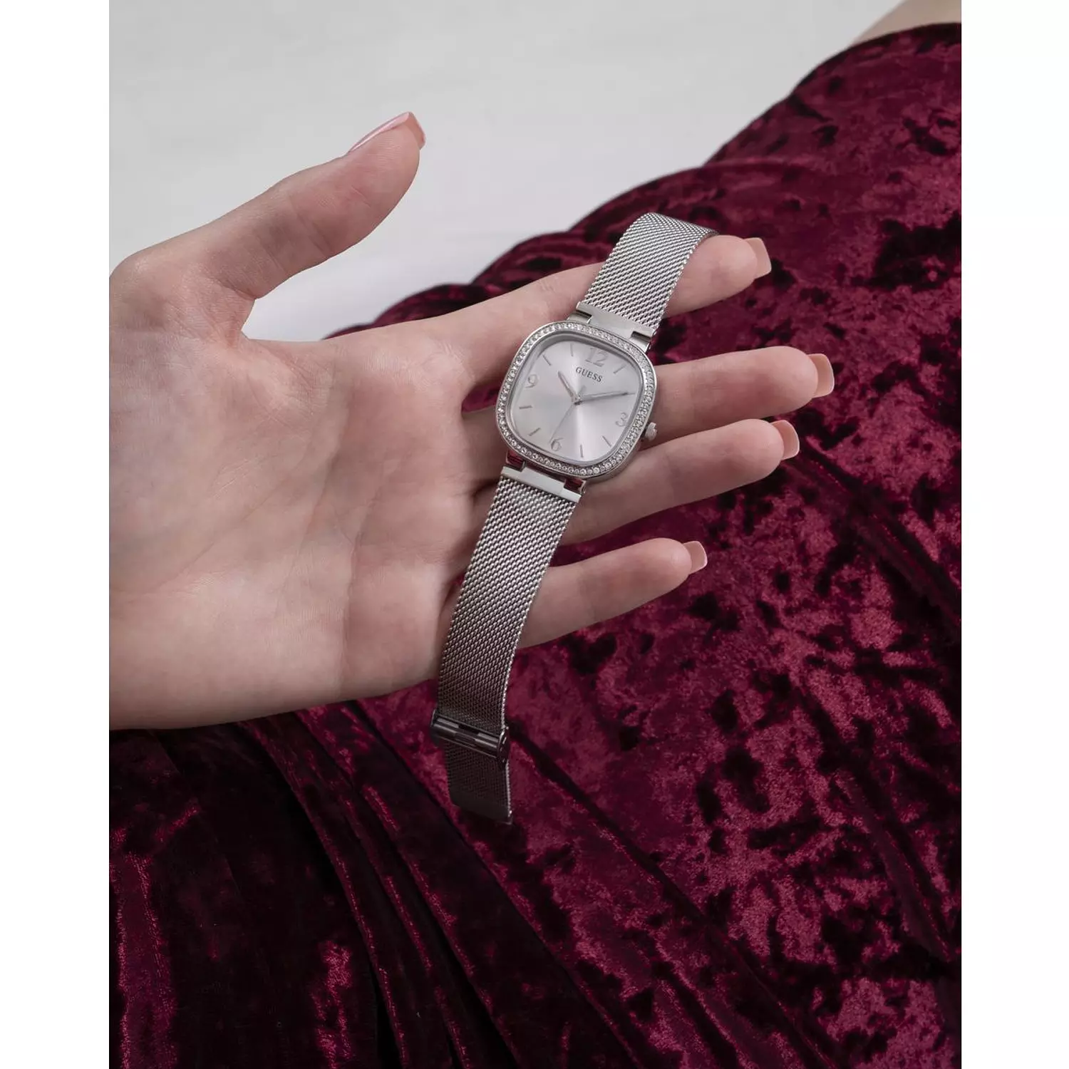 GUESS Ladies Silver Tone Analog Watch Silver Tone Stainless Steel/Mesh Bracelet GW0354L1 5