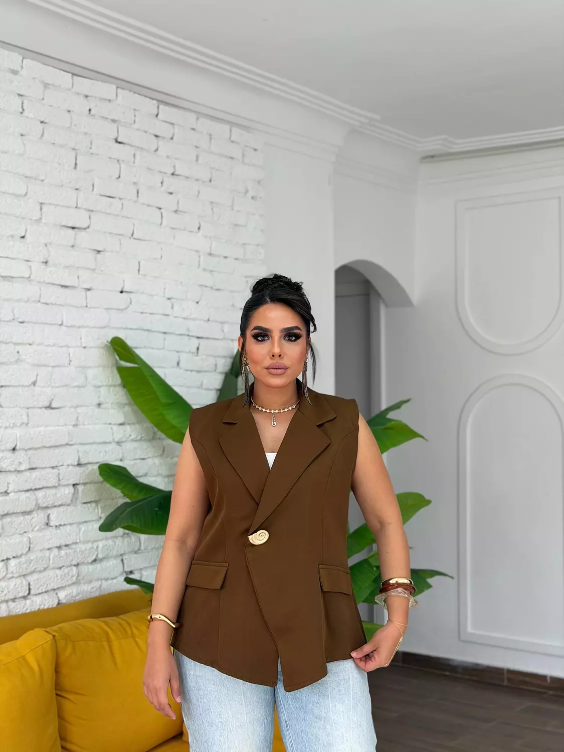 The Command Vest In Brown  2