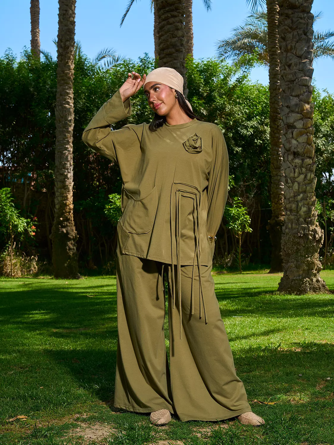 Worood Comfy Set with Pin - Olive hover image