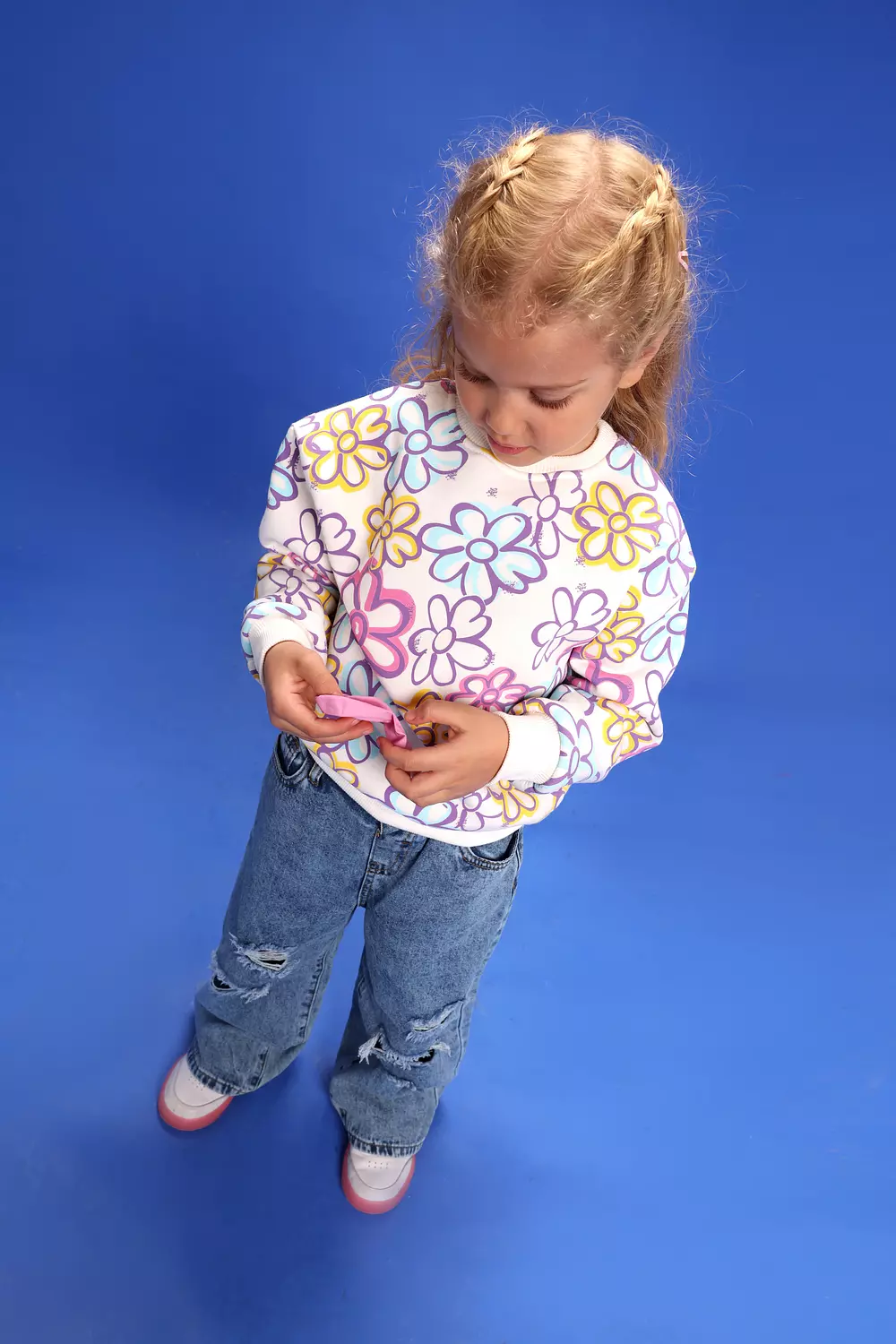 Roses everywhere hover image