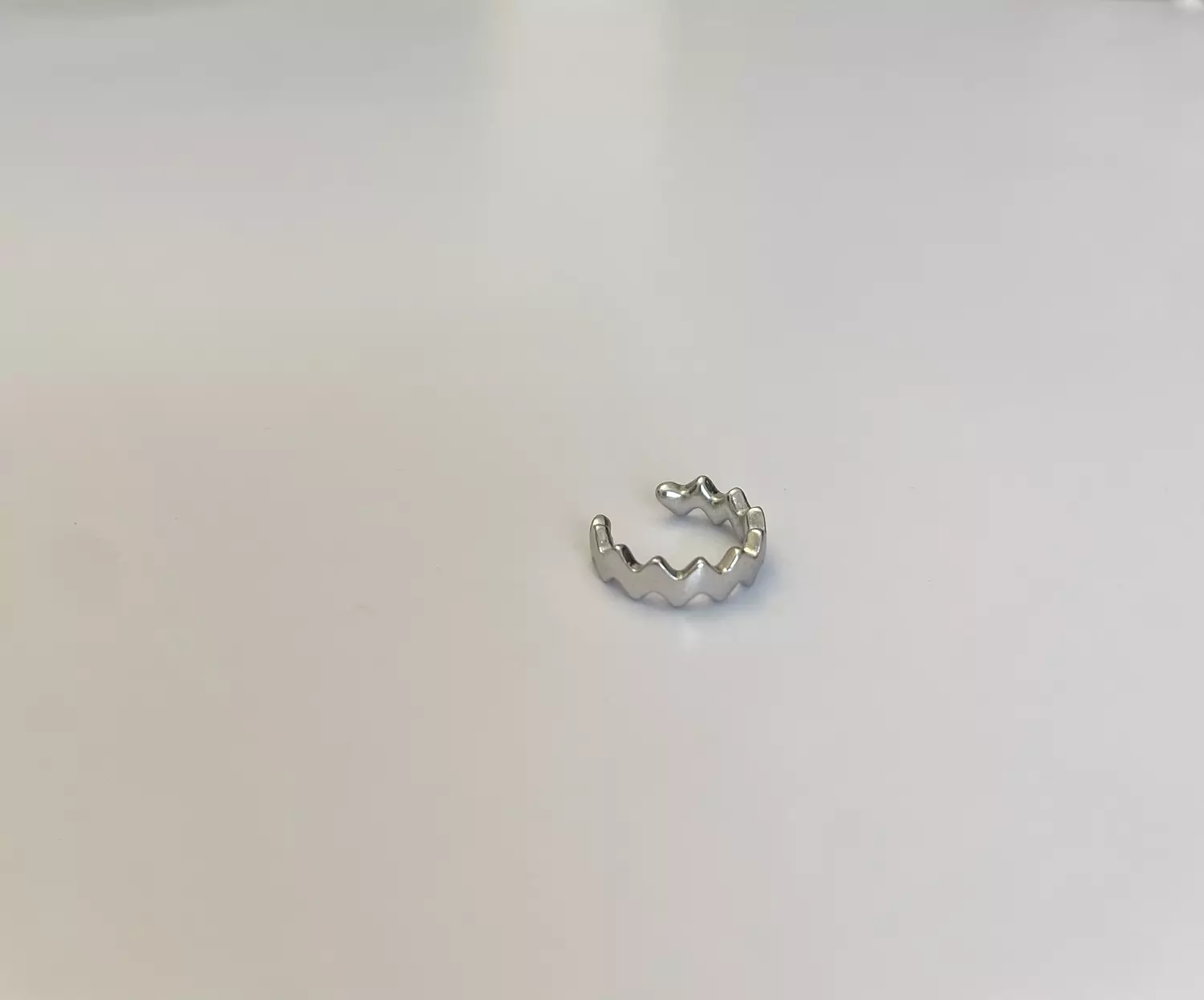 Wavy Earcuff  image