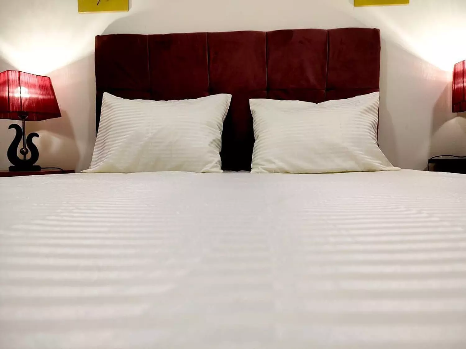 Stripe elastic sheet set hover image