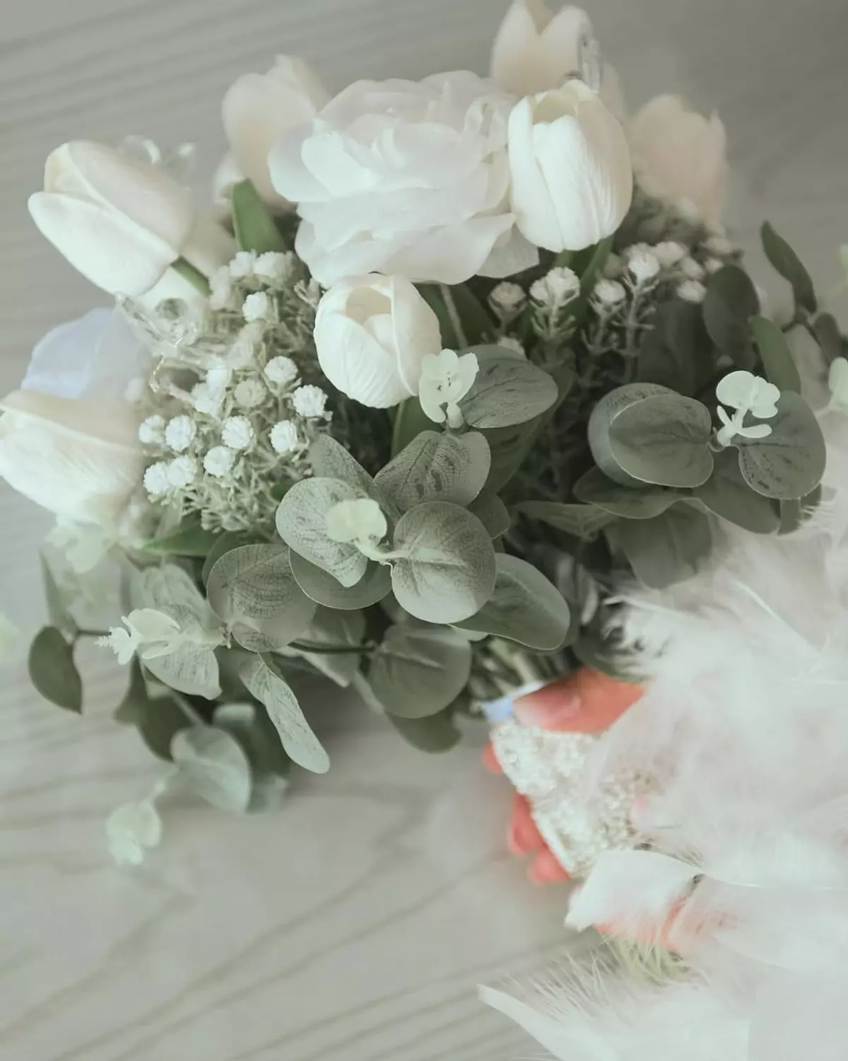  classy white floral bouquet 4