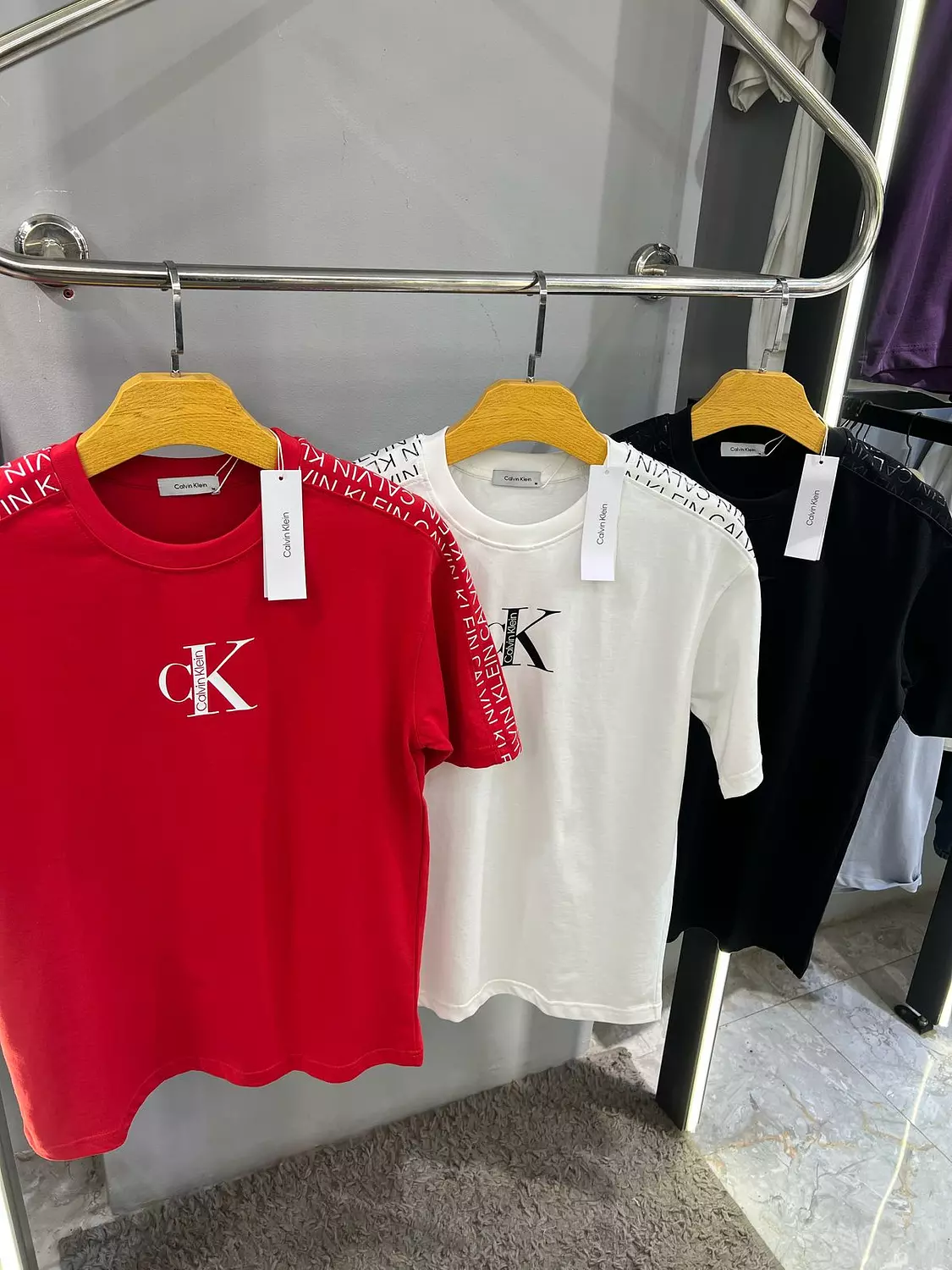 CALVIN KLIEN TSHIRT / 12390 10