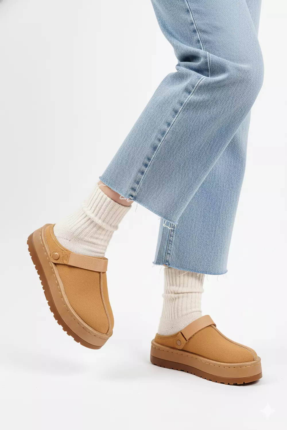 Comfortable, Thick-Soled Clog Slippers 2