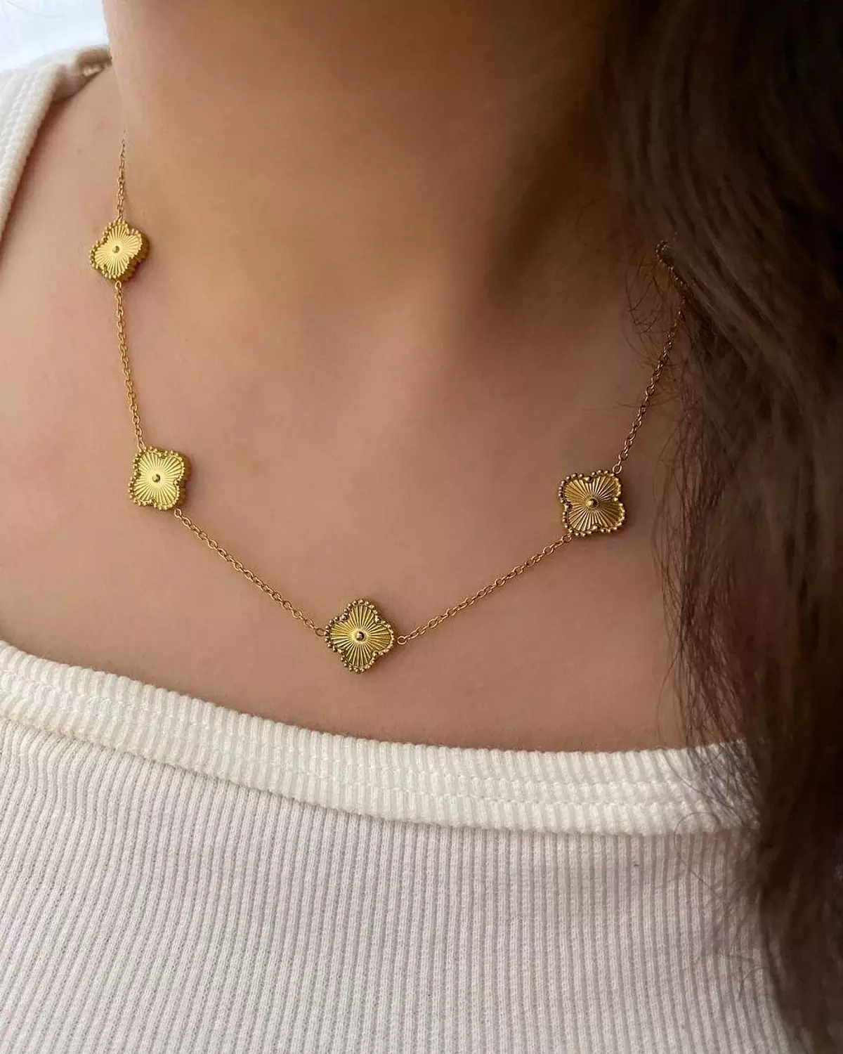 Vancleef necklace in gold image