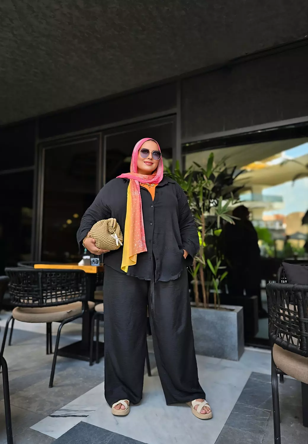 Essential linen pants (in black) image