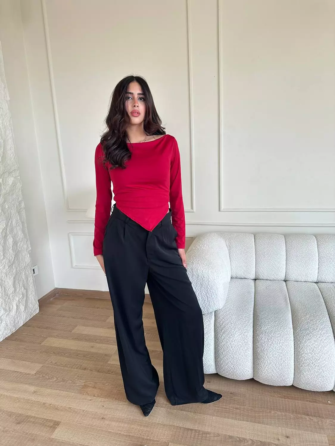 Long-Sleeve Lycra Top with Boat Neck & Pointed V-Hem 5