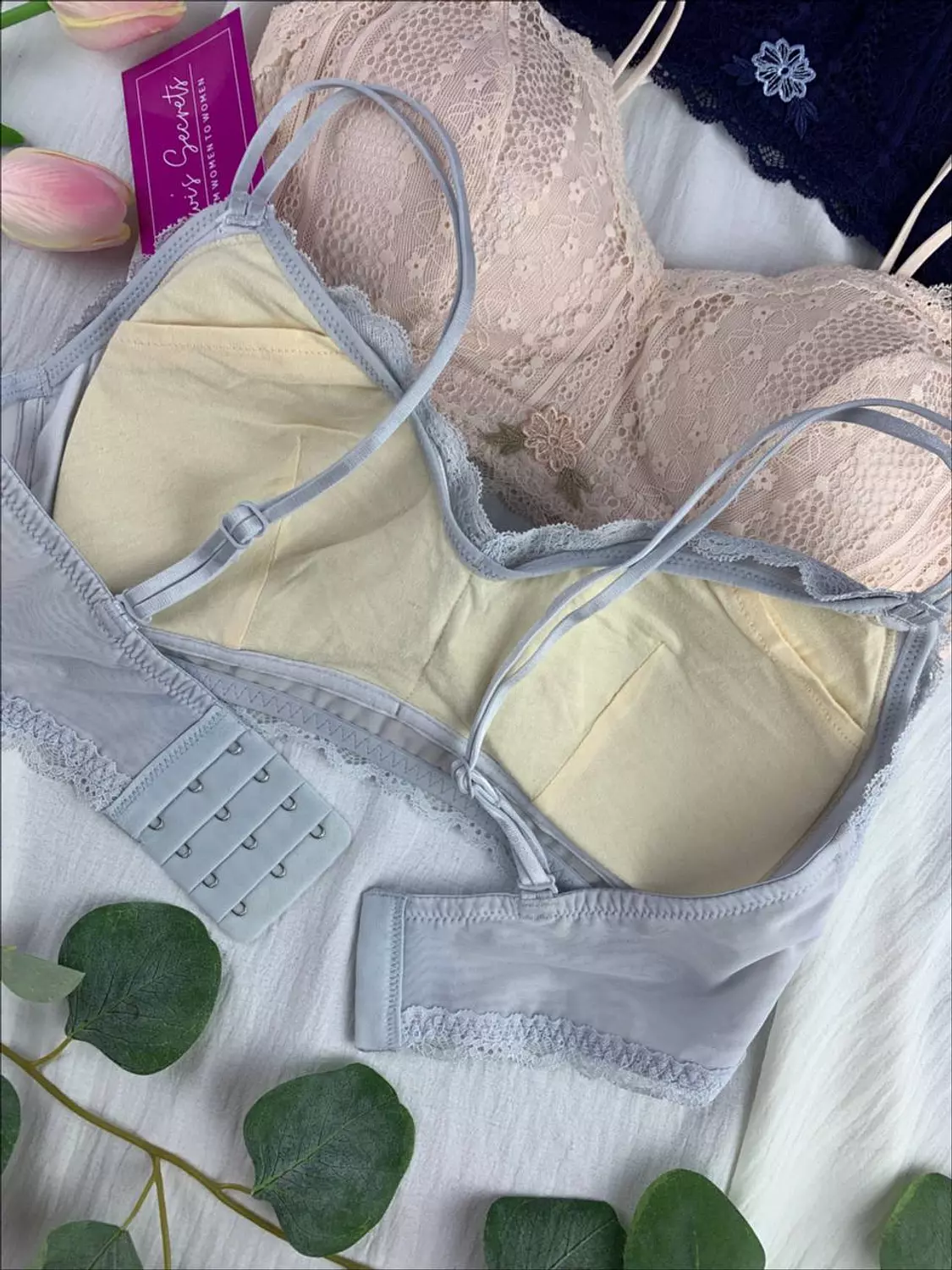 Cute Unwired padded soft bra with lace 4