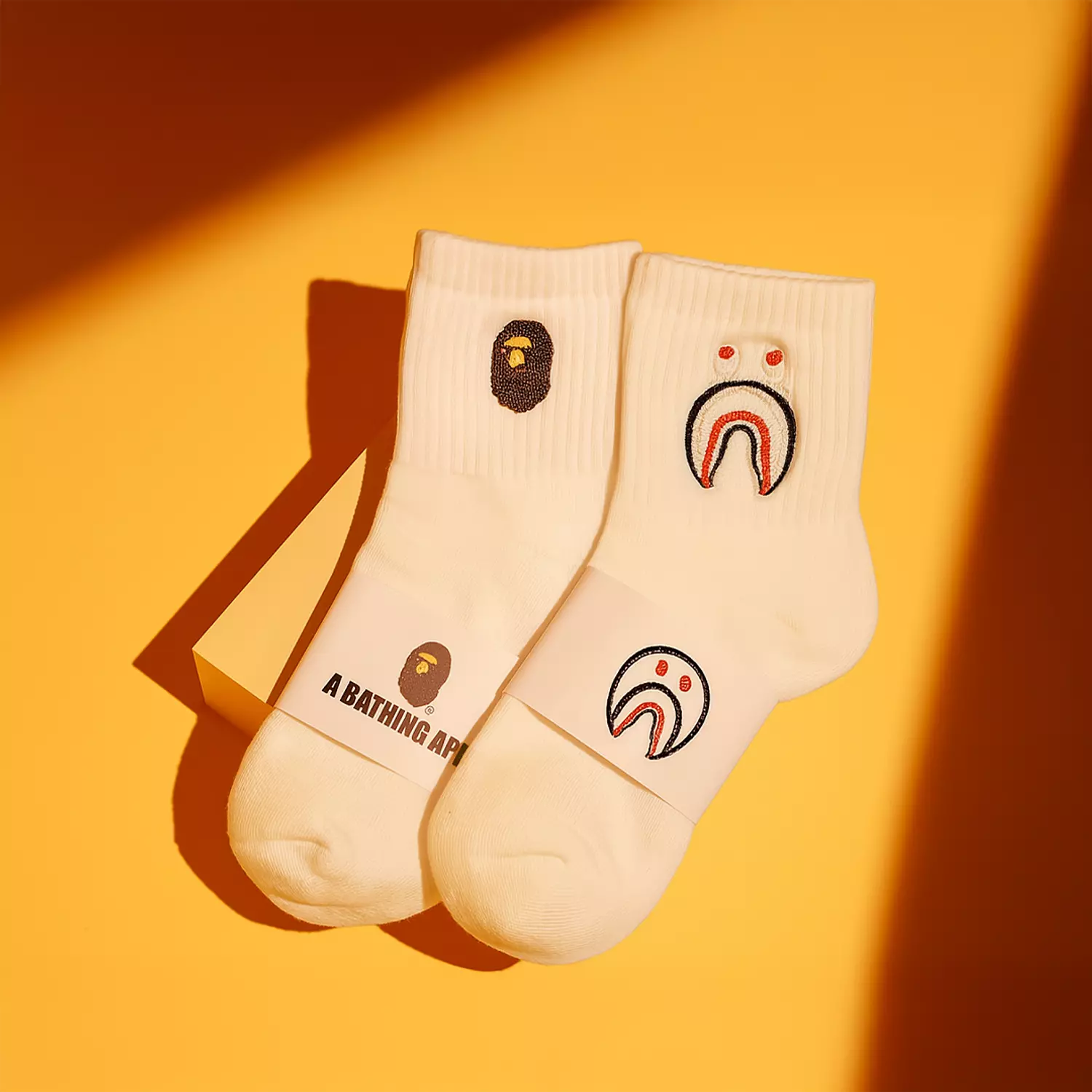 <h1 style="text-align: center"><span style="color: #ffffffff">Socks</span></h1>